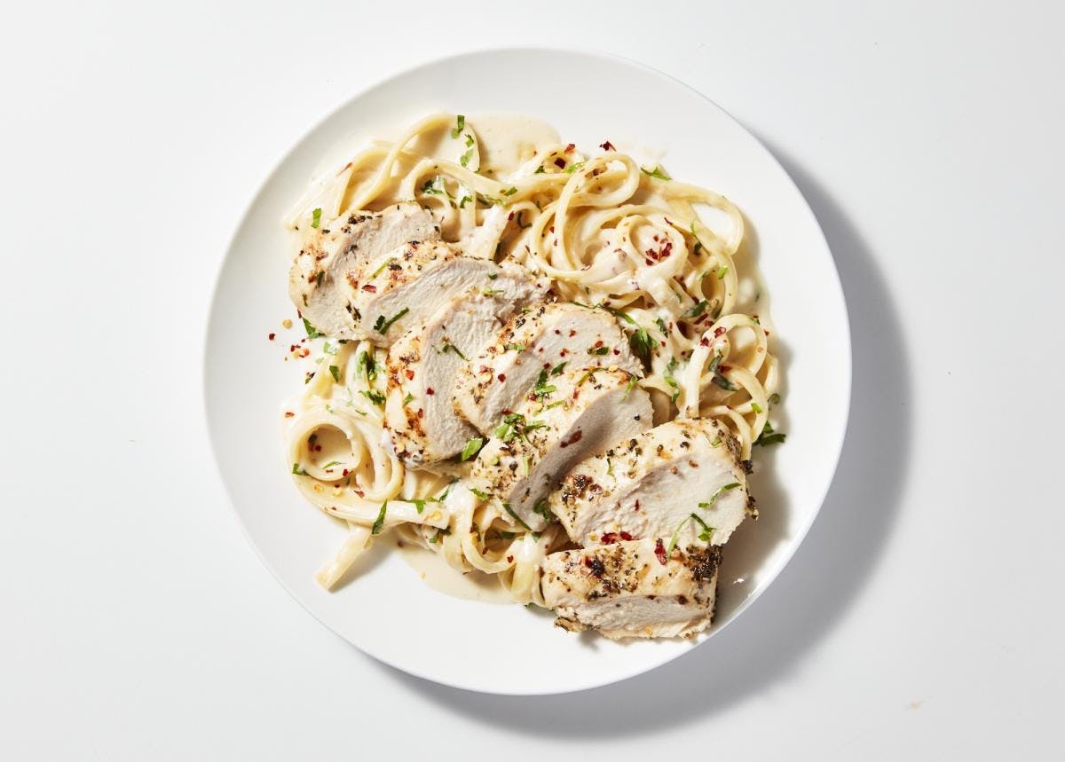 230531_cookunity_trufflealfredochickenfettucine_meenasreenivas_0314-1